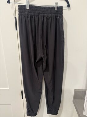 Vuori Black Elastic-Waist Track Joggers